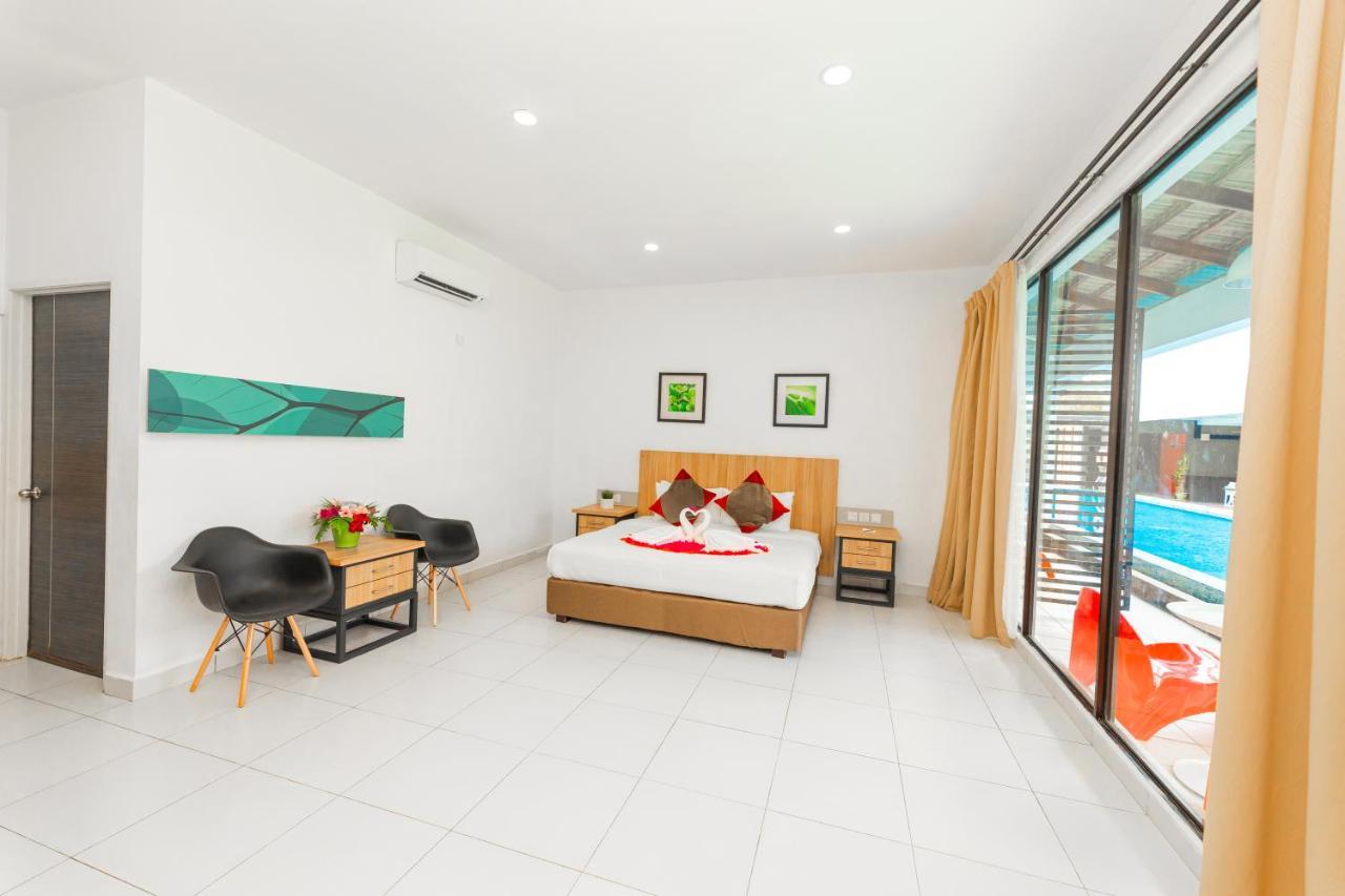 The Villa Langkawi Пантай Ченанг Екстериор снимка